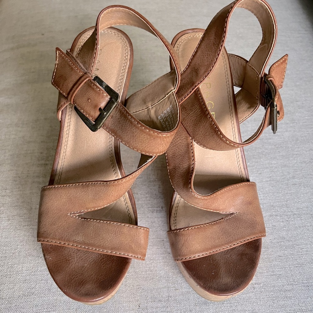 Rampage Wedge Sandals | SZ 6